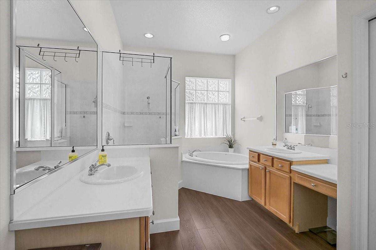 Image 20 of 42 For 1211 Lost Creek Court