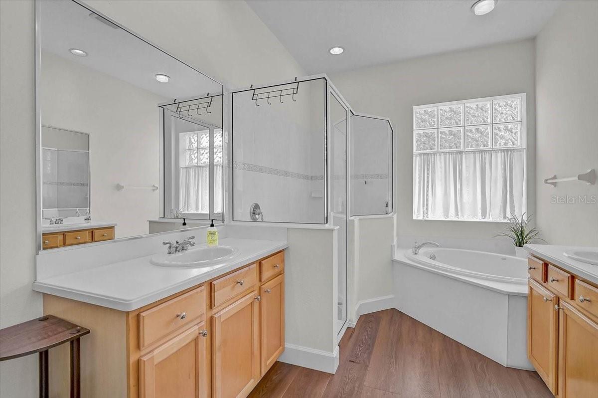 Image 21 of 42 For 1211 Lost Creek Court