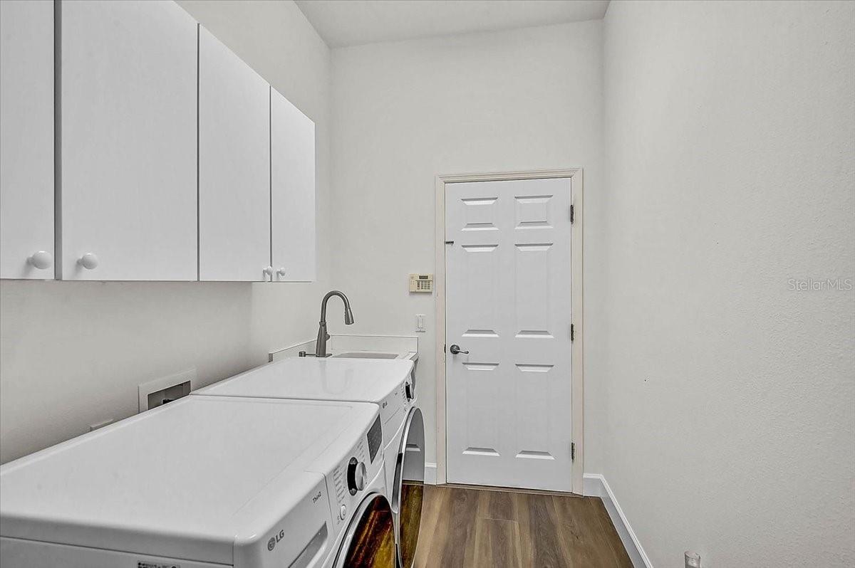 Image 31 of 42 For 1211 Lost Creek Court