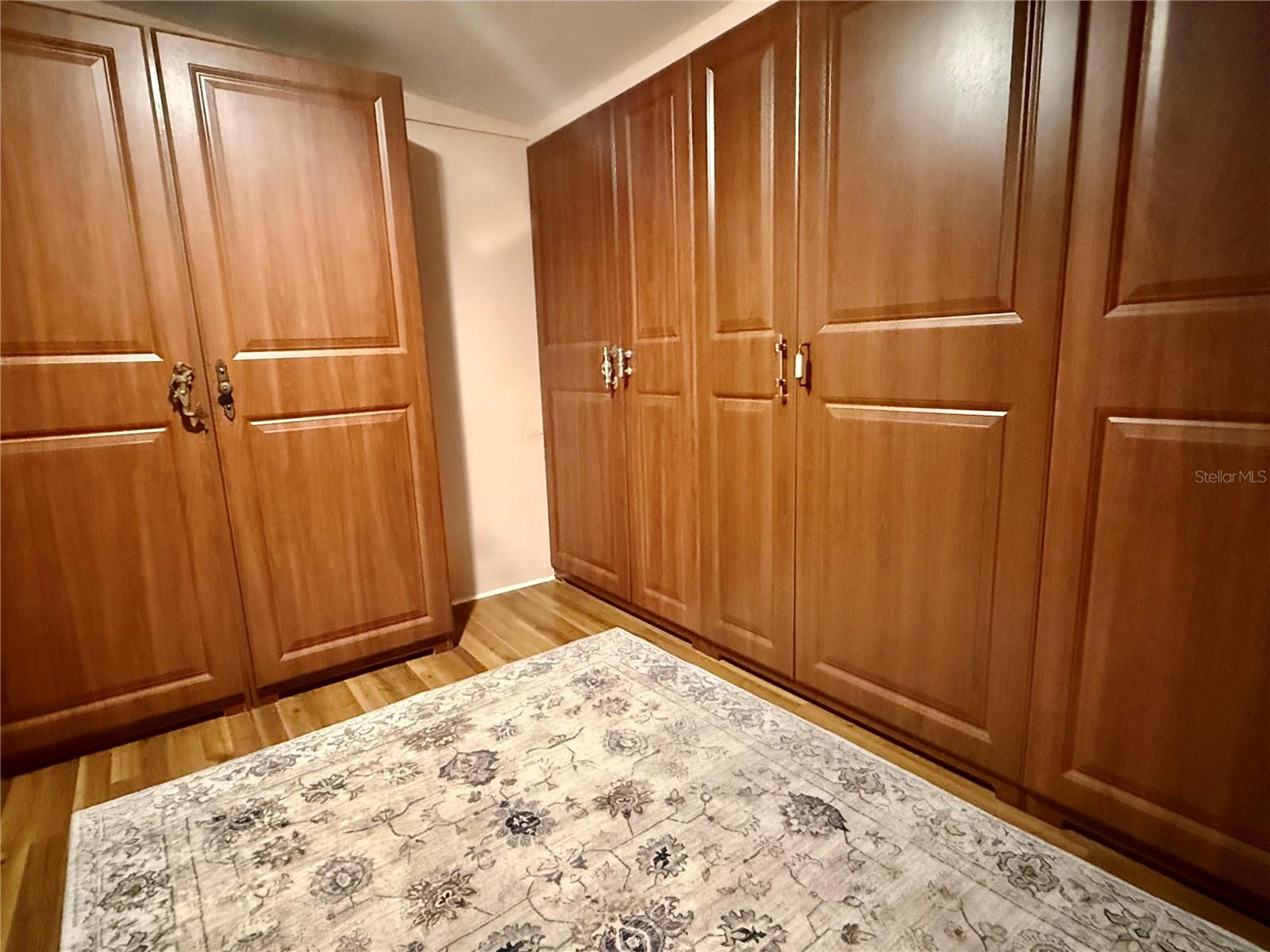 Image 11 of 19 For 1812 9th Street W