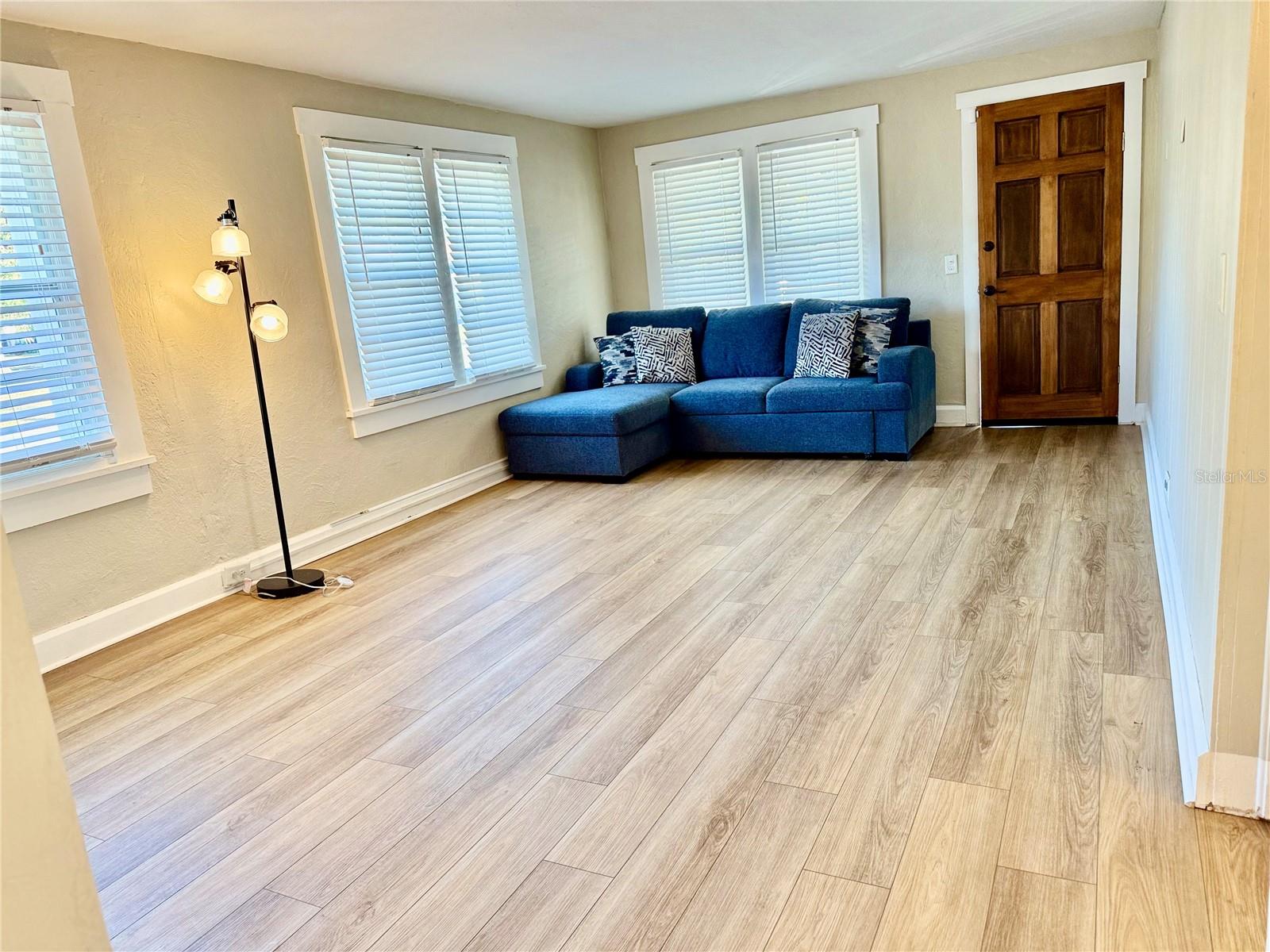 Image 7 of 19 For 1812 9th Street W