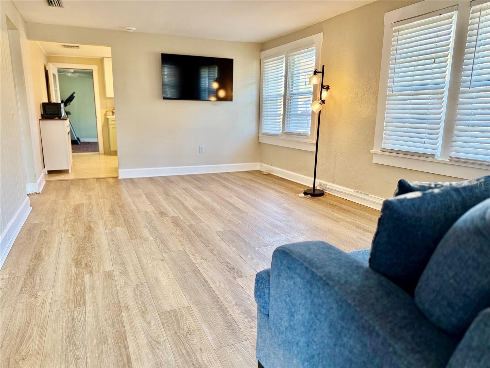 Image 8 of 19 For 1812 9th Street W