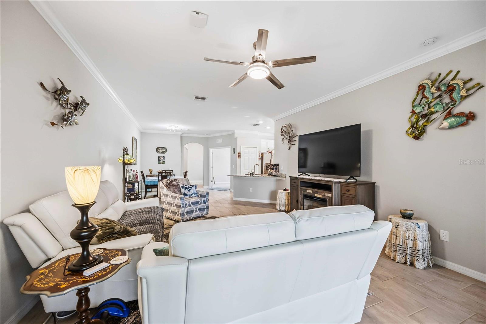 Image 10 of 68 For 17709 Woodland Court