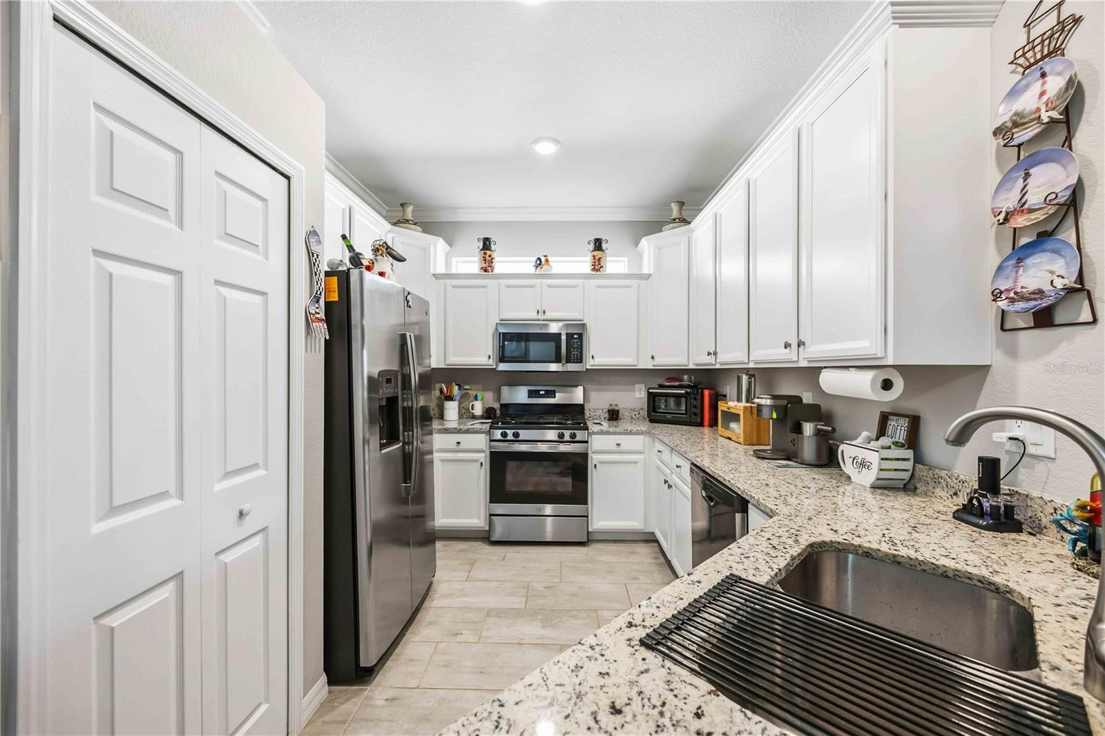 Image 17 of 68 For 17709 Woodland Court