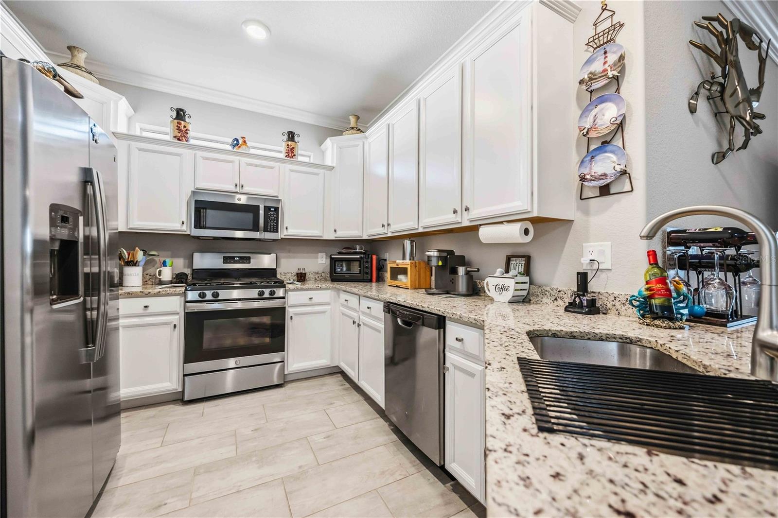 Image 21 of 68 For 17709 Woodland Court