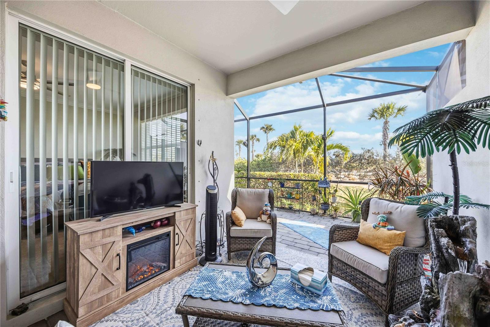 Image 39 of 68 For 17709 Woodland Court