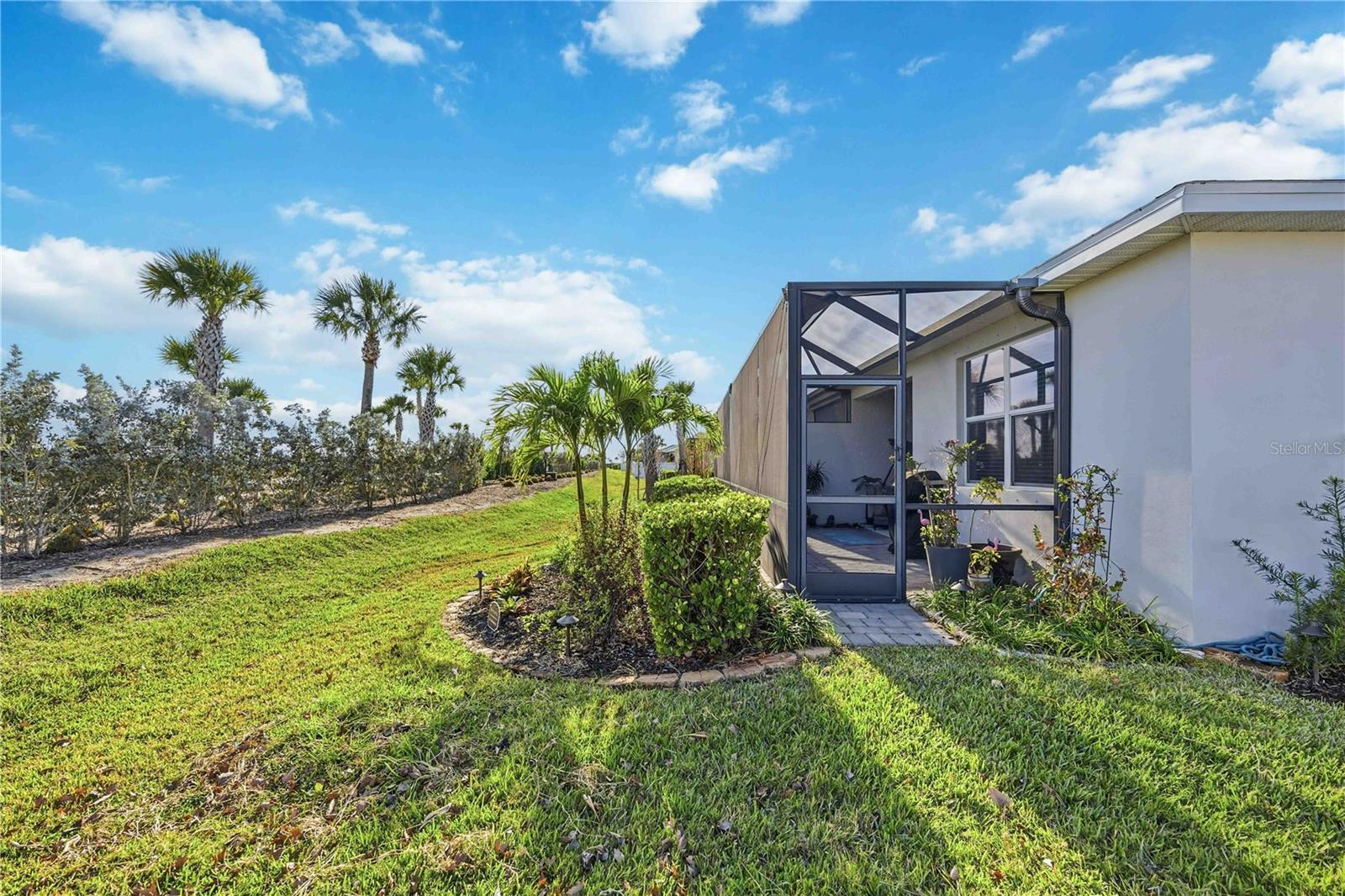 Image 46 of 68 For 17709 Woodland Court