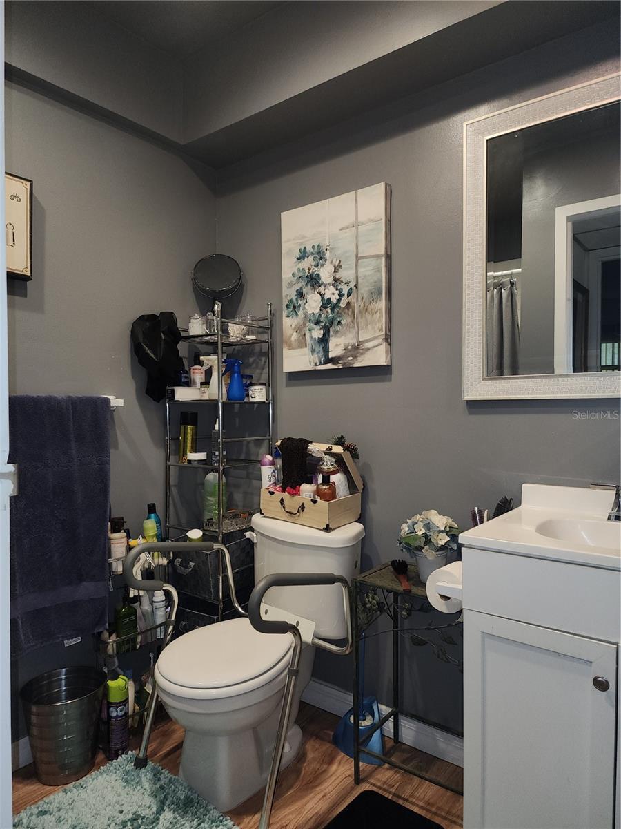 Image 23 of 45 For 1811 Bedford Lane G-152