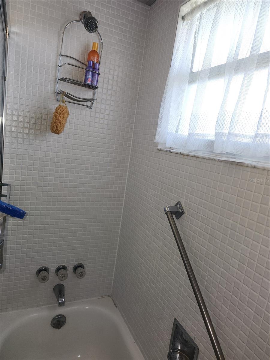 Image 25 of 45 For 1811 Bedford Lane G-152