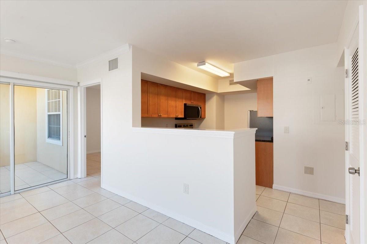 Image 17 of 49 For 1050 Villagio Circle 102