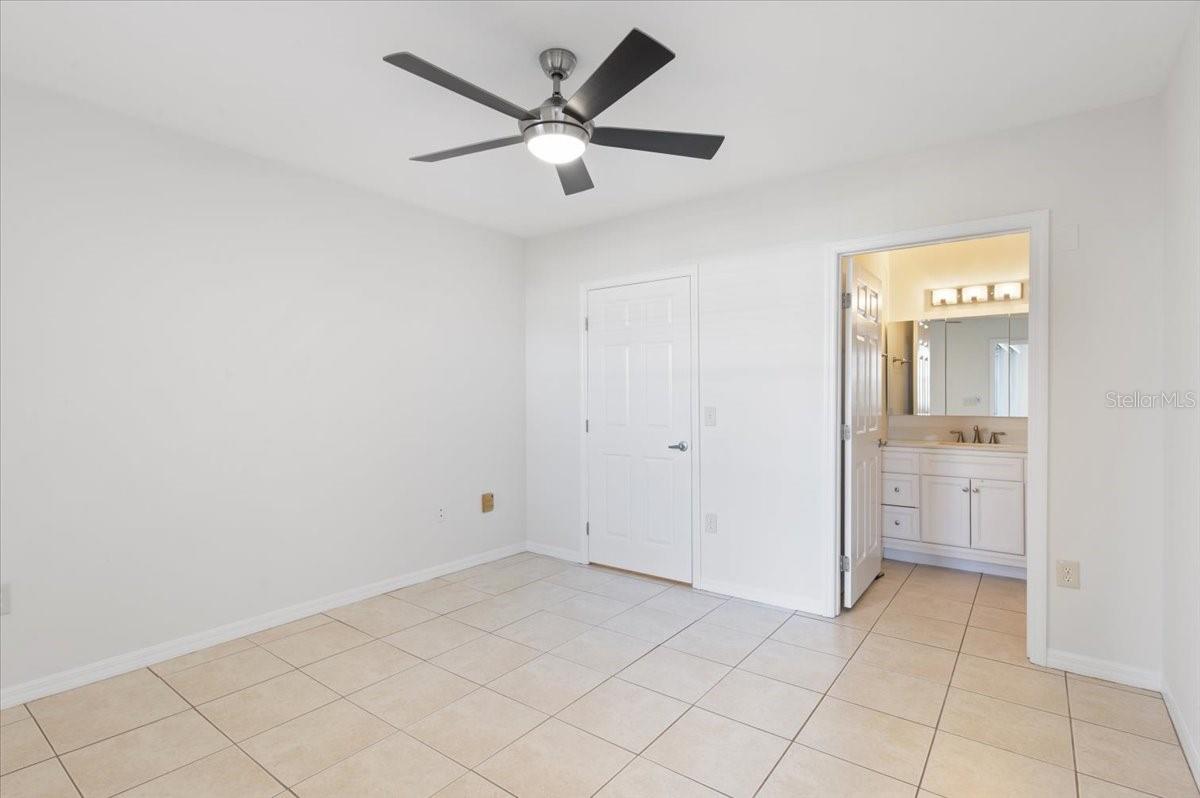 Image 18 of 49 For 1050 Villagio Circle 102