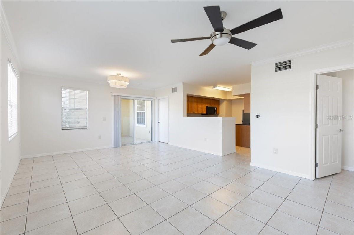 Image 8 of 49 For 1050 Villagio Circle 102