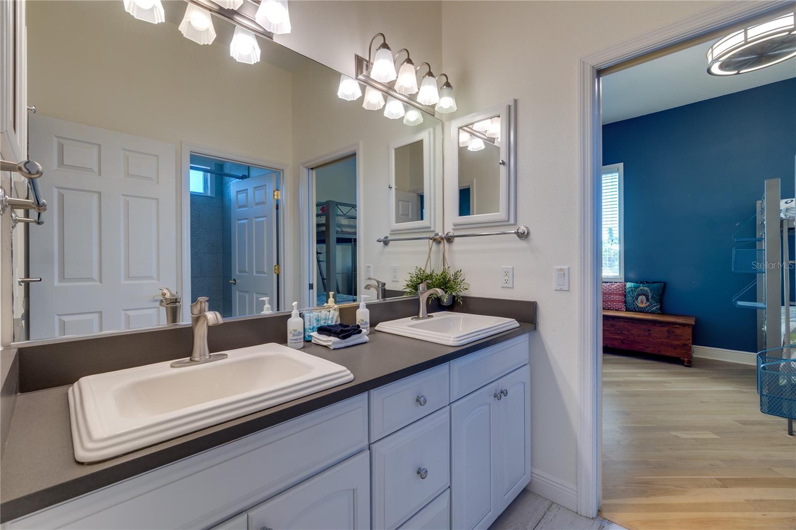 Image 24 of 60 For 803 Gladiolus Street