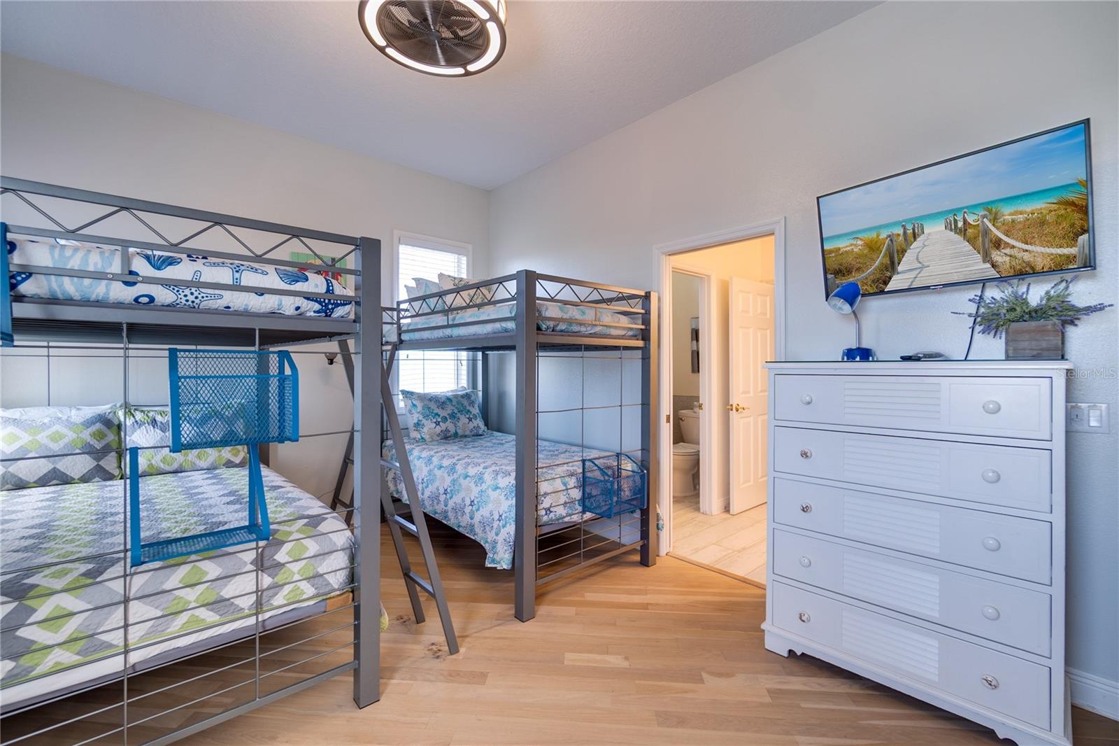 Image 27 of 60 For 803 Gladiolus Street