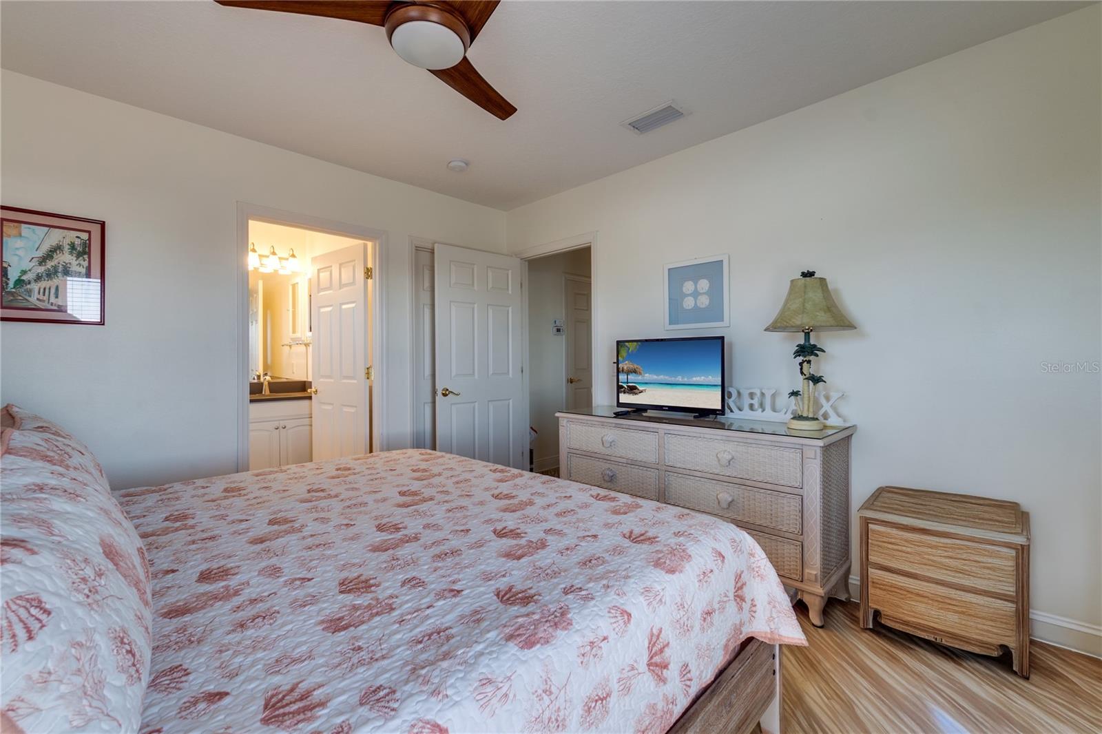 Image 33 of 60 For 803 Gladiolus Street