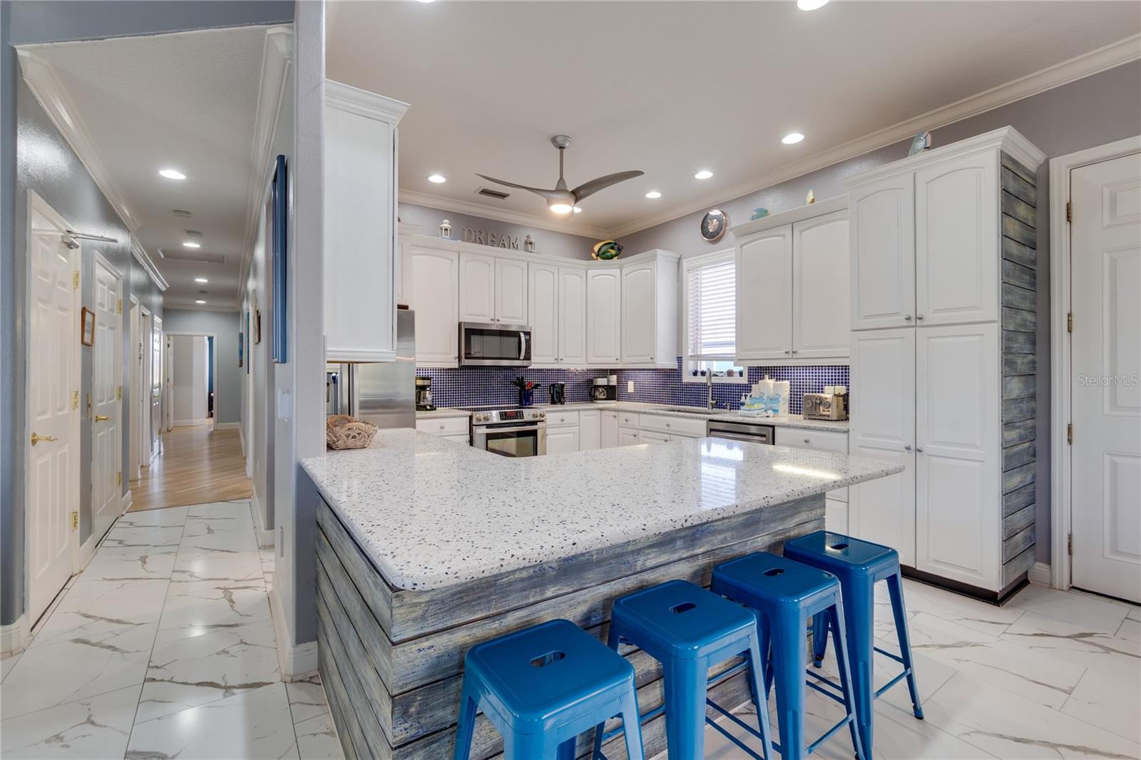 Image 4 of 60 For 803 Gladiolus Street