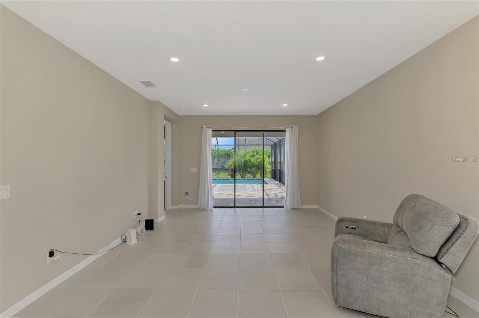 Image 13 of 51 For 6310 Grandview Hill Court