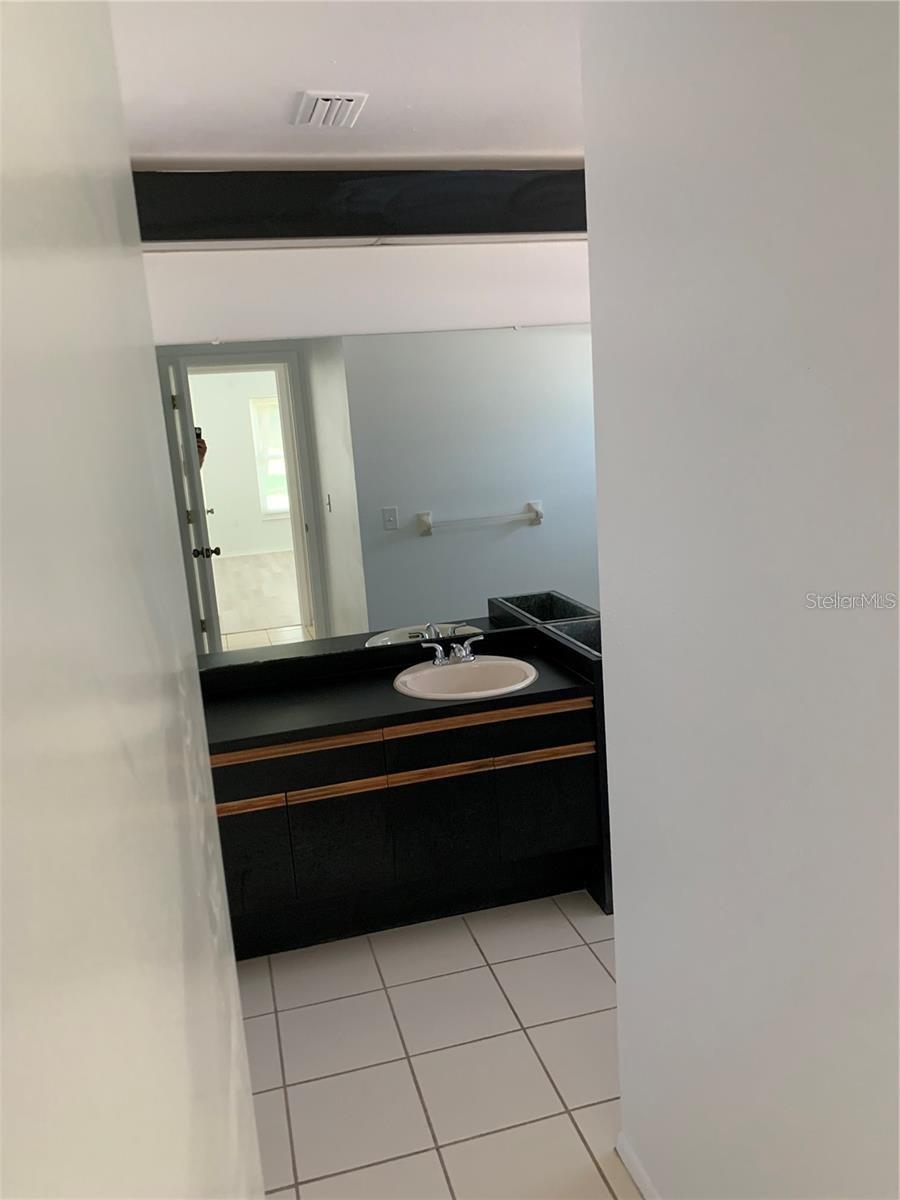 Image 19 of 28 For 3982 Kingston Drive