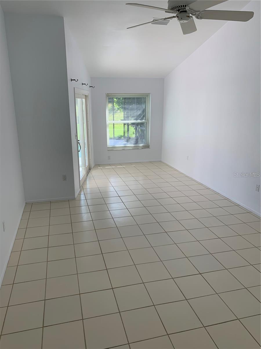 Image 8 of 28 For 3982 Kingston Drive