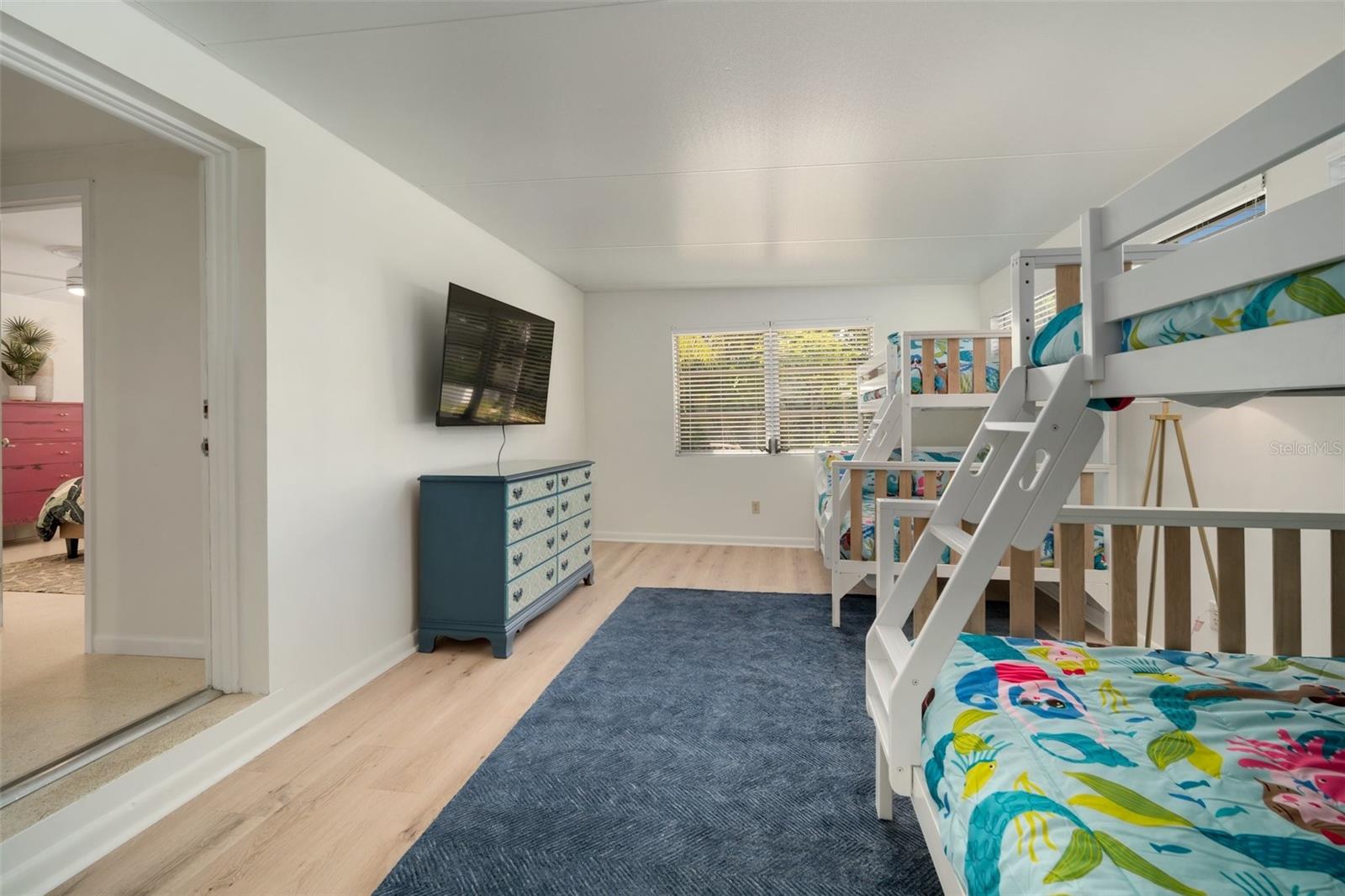 Image 13 of 81 For 7202 18th Avenue Nw