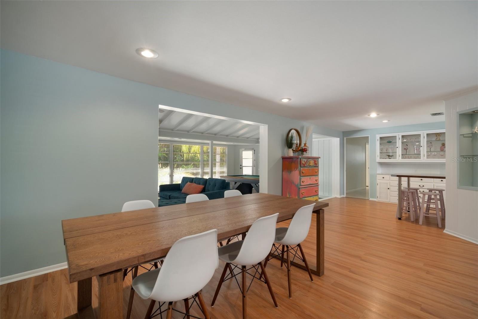 Image 18 of 81 For 7202 18th Avenue Nw