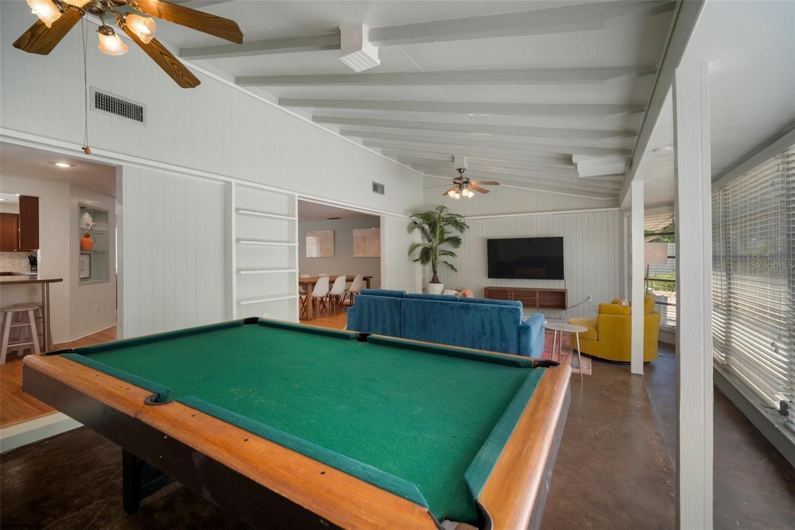 Image 26 of 81 For 7202 18th Avenue Nw