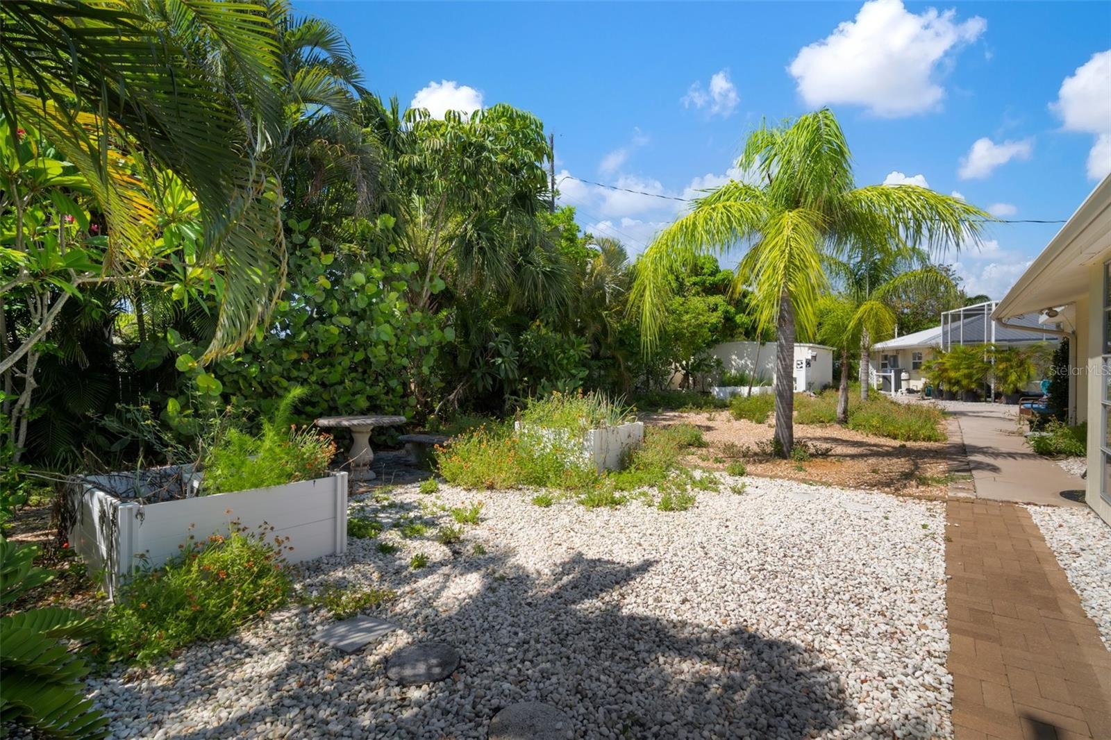 Image 30 of 81 For 7202 18th Avenue Nw