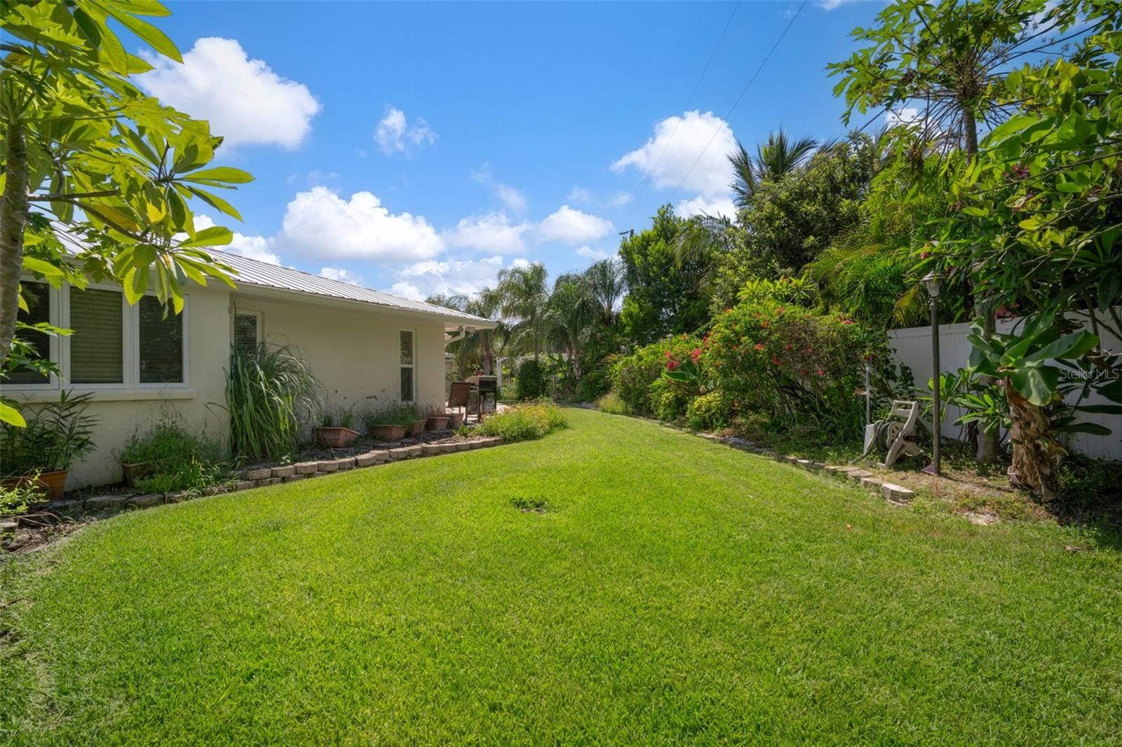 Image 35 of 81 For 7202 18th Avenue Nw