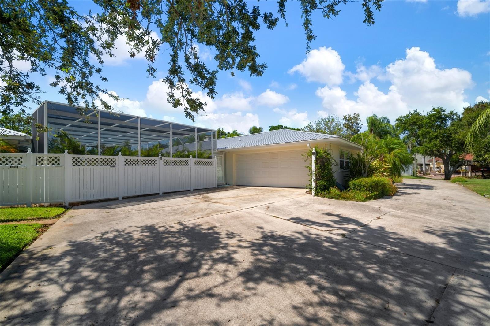 Image 43 of 81 For 7202 18th Avenue Nw