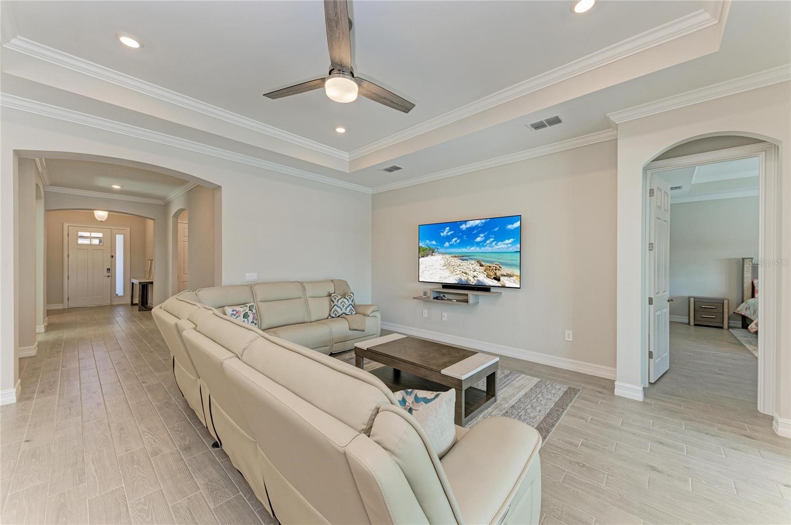 Image 13 of 94 For 106 Toscavilla Boulevard