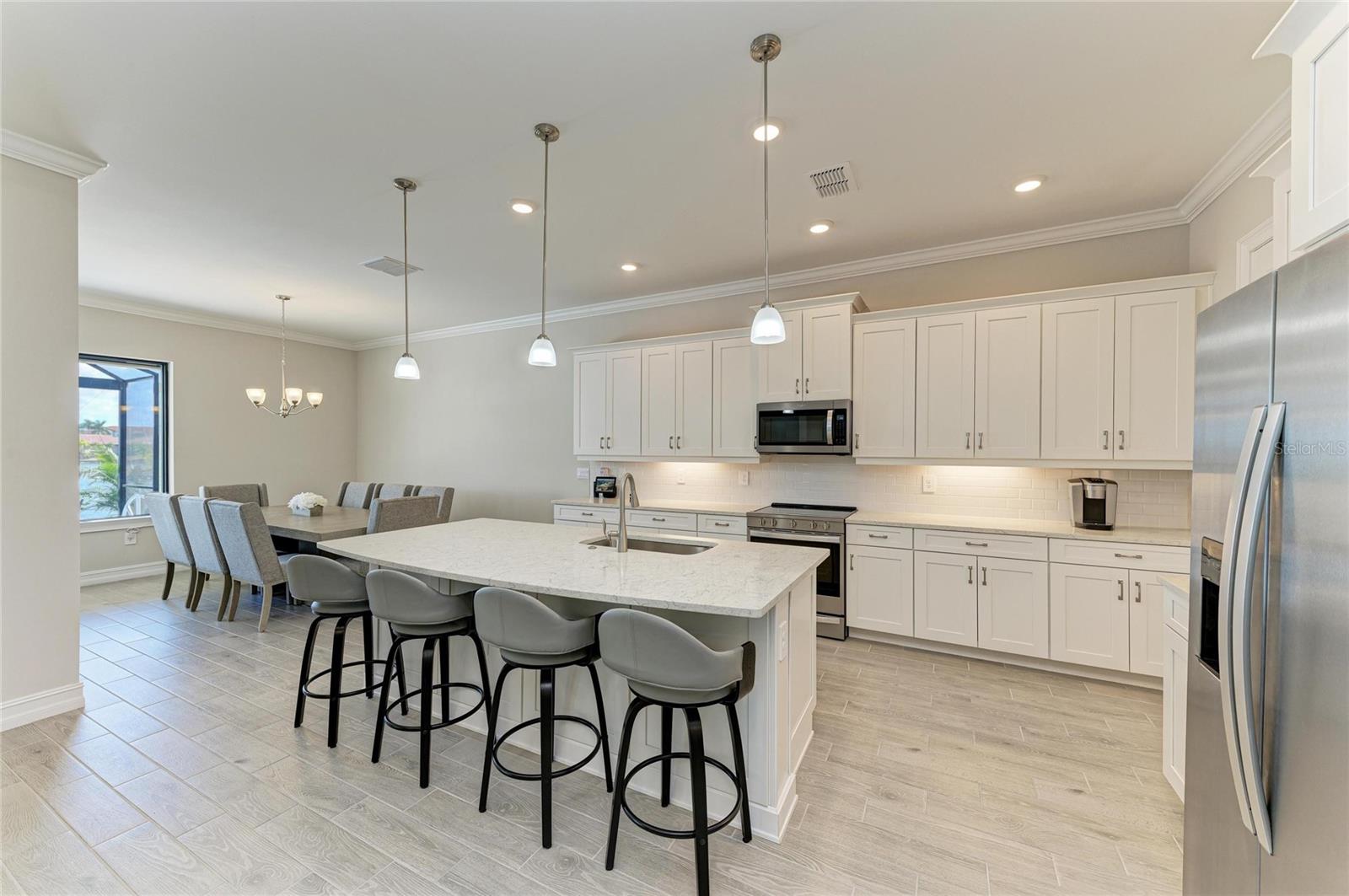 Image 31 of 94 For 106 Toscavilla Boulevard