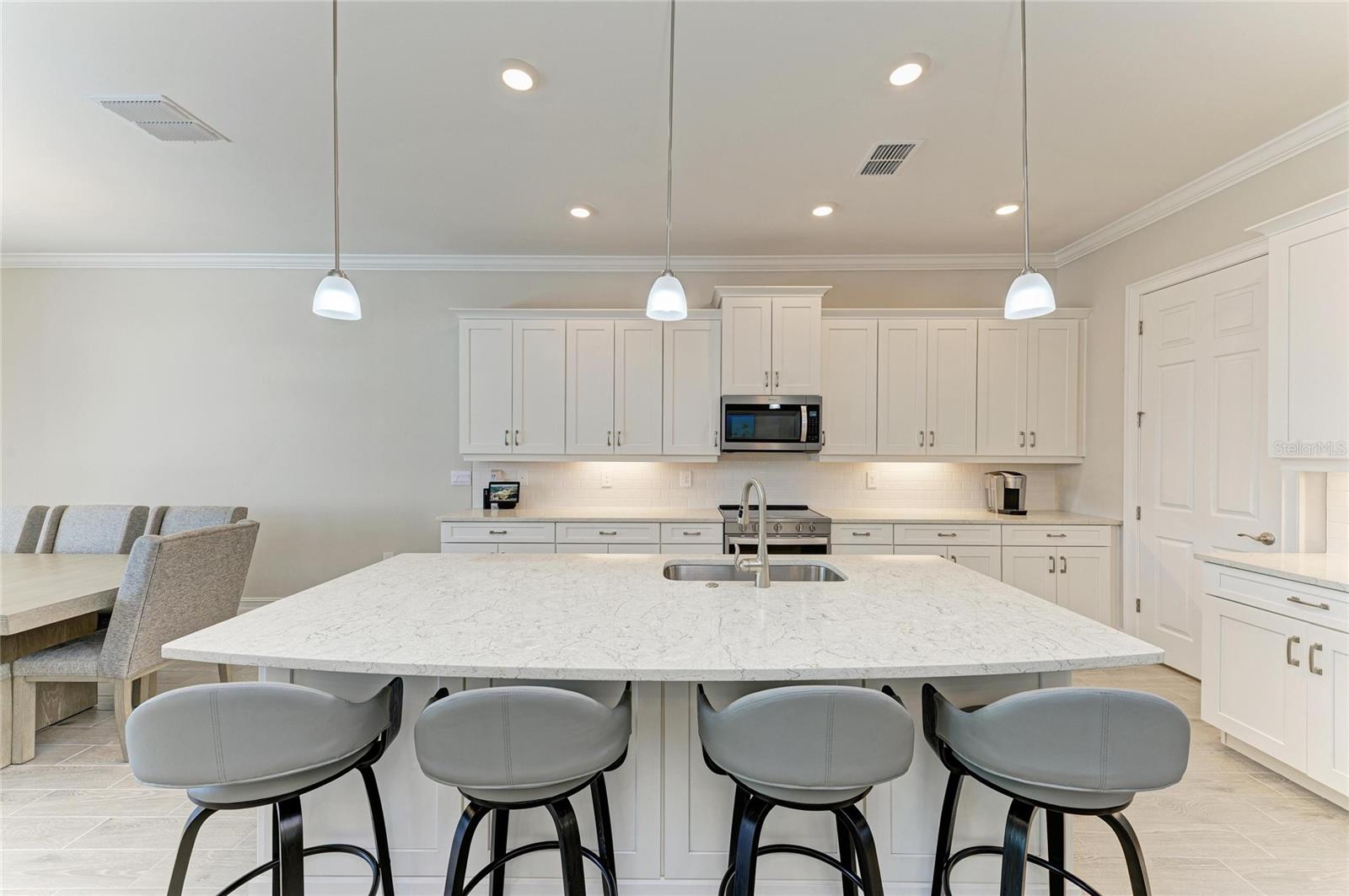 Image 32 of 94 For 106 Toscavilla Boulevard