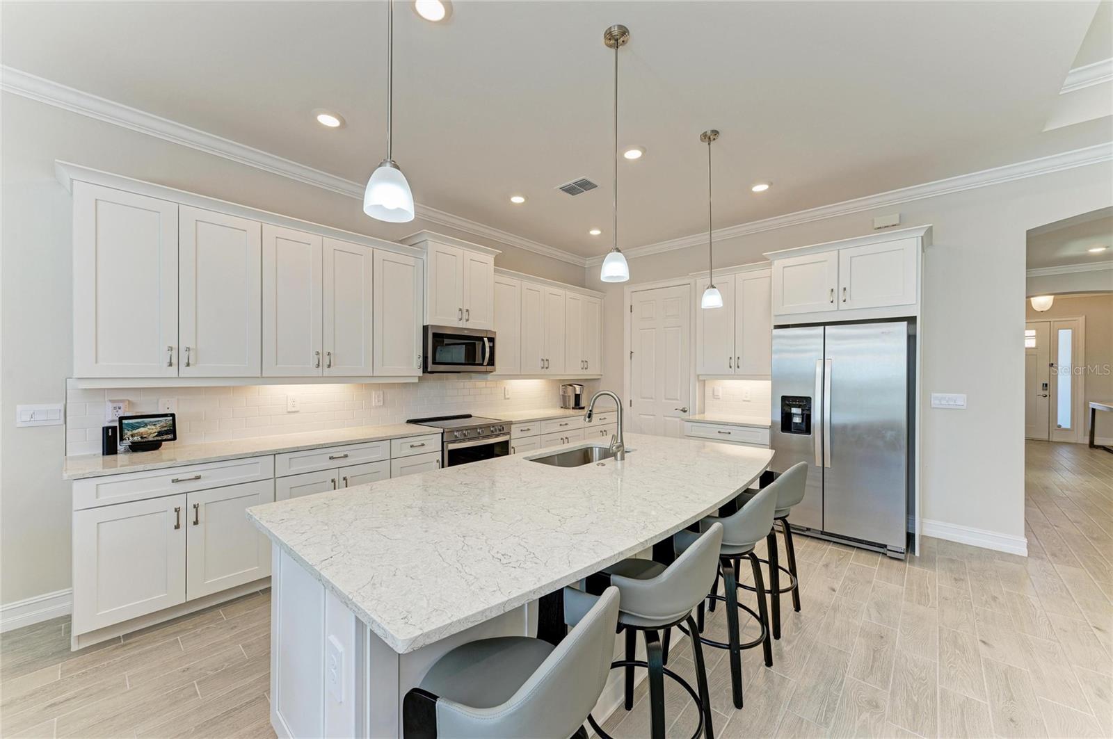 Image 33 of 94 For 106 Toscavilla Boulevard