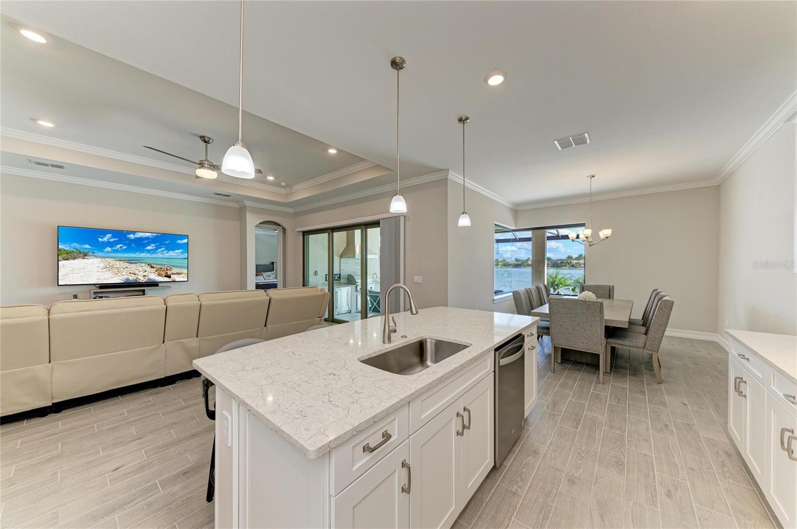 Image 36 of 94 For 106 Toscavilla Boulevard