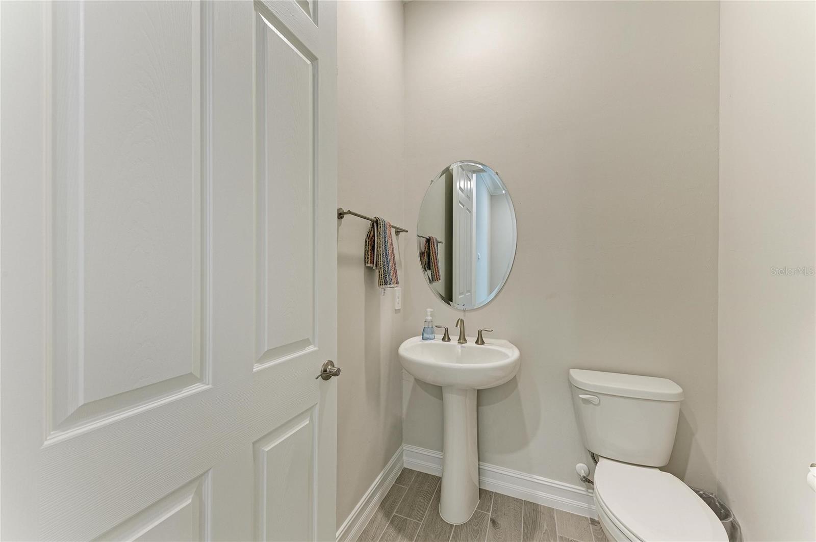 Image 42 of 94 For 106 Toscavilla Boulevard