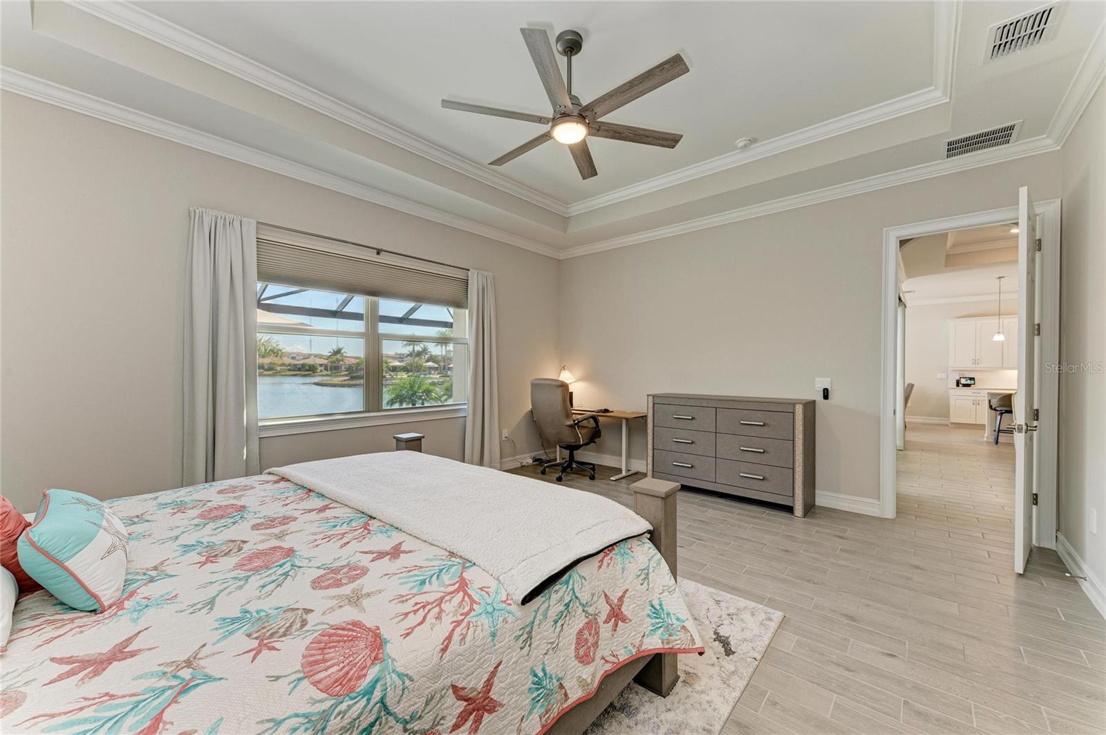 Image 44 of 94 For 106 Toscavilla Boulevard