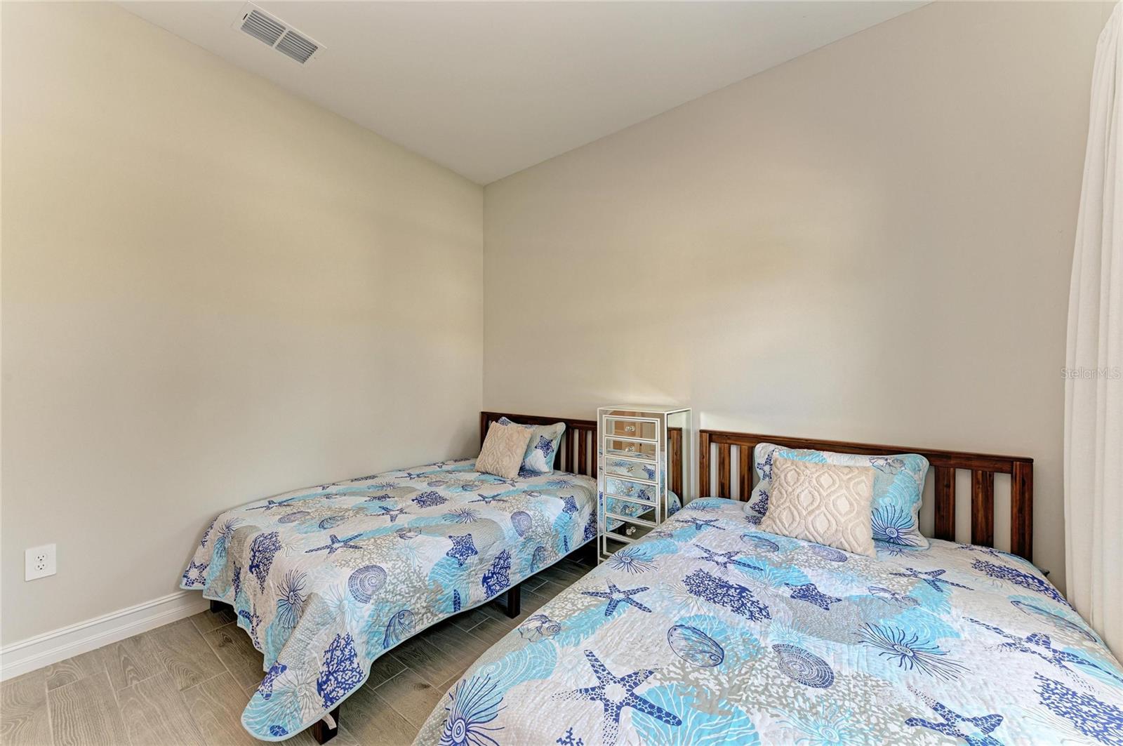 Image 51 of 94 For 106 Toscavilla Boulevard