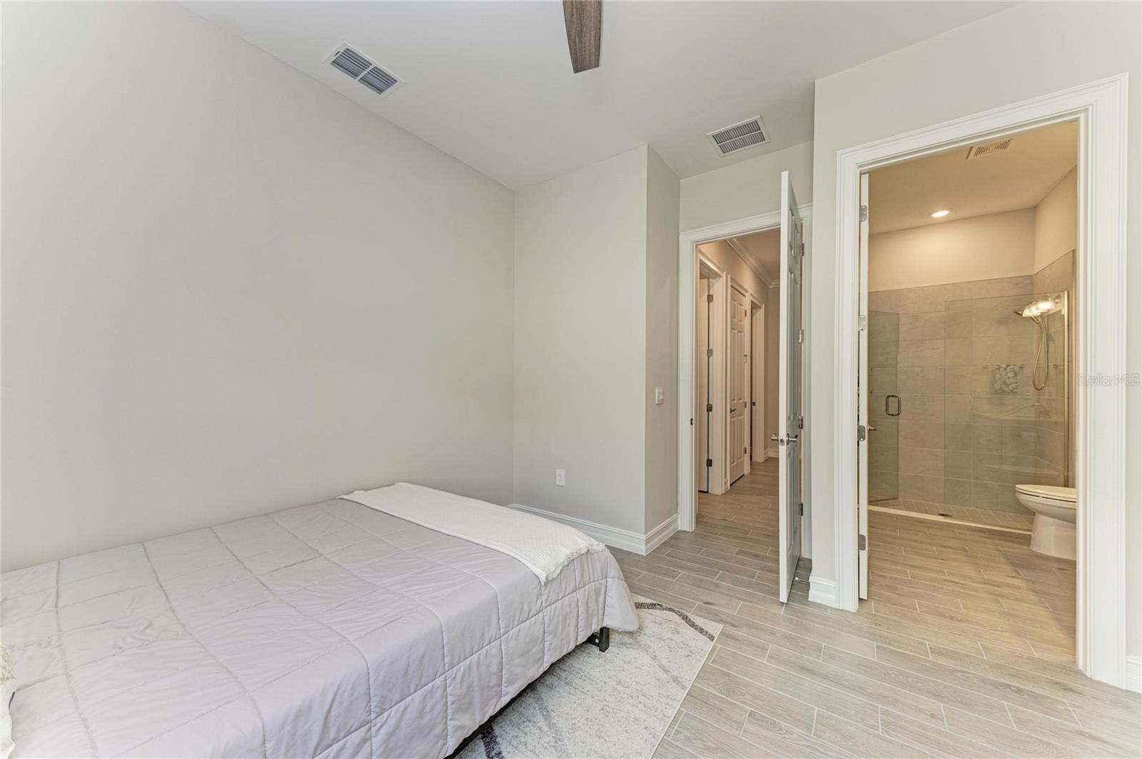 Image 54 of 94 For 106 Toscavilla Boulevard