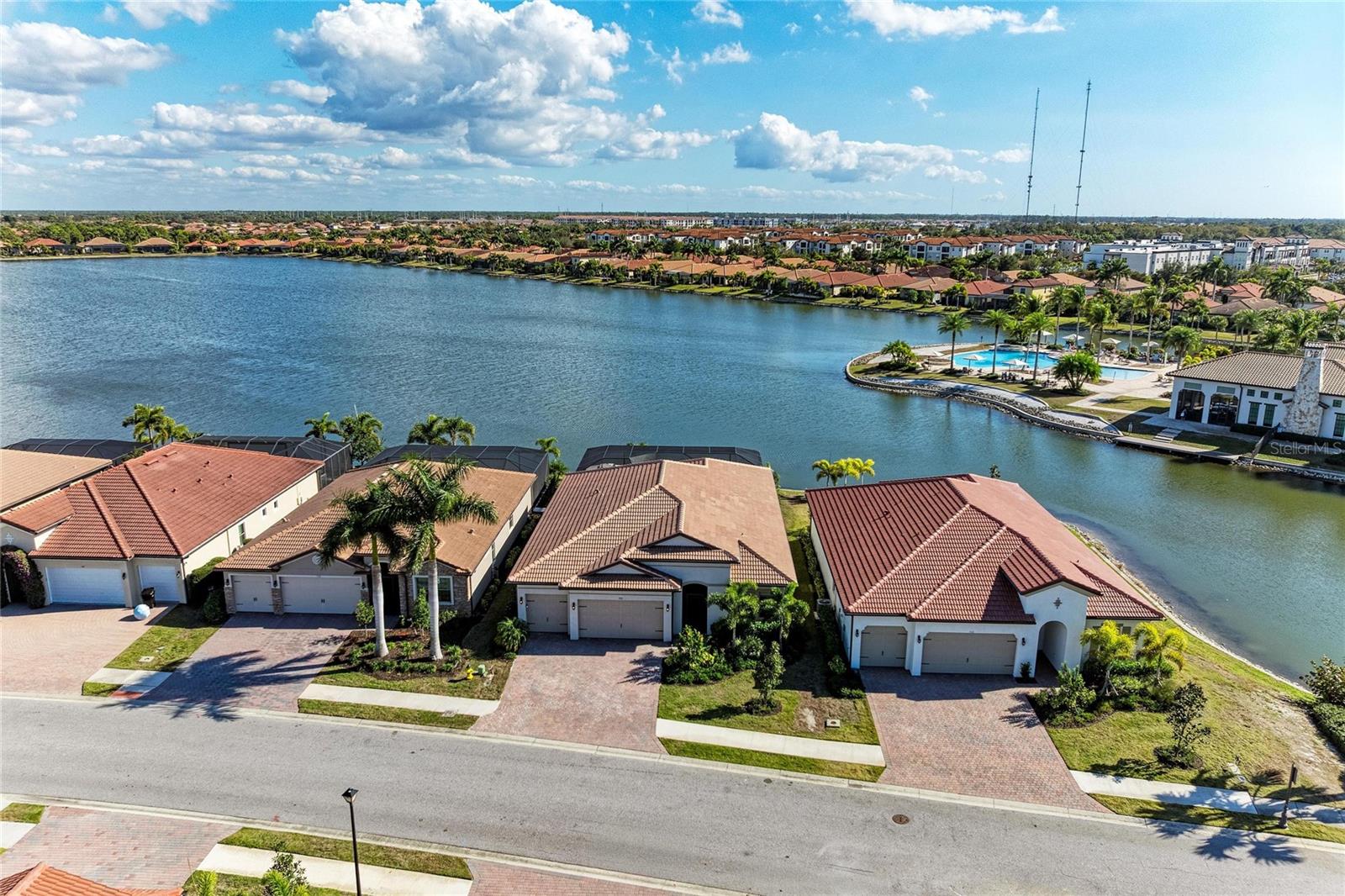 Image 61 of 94 For 106 Toscavilla Boulevard