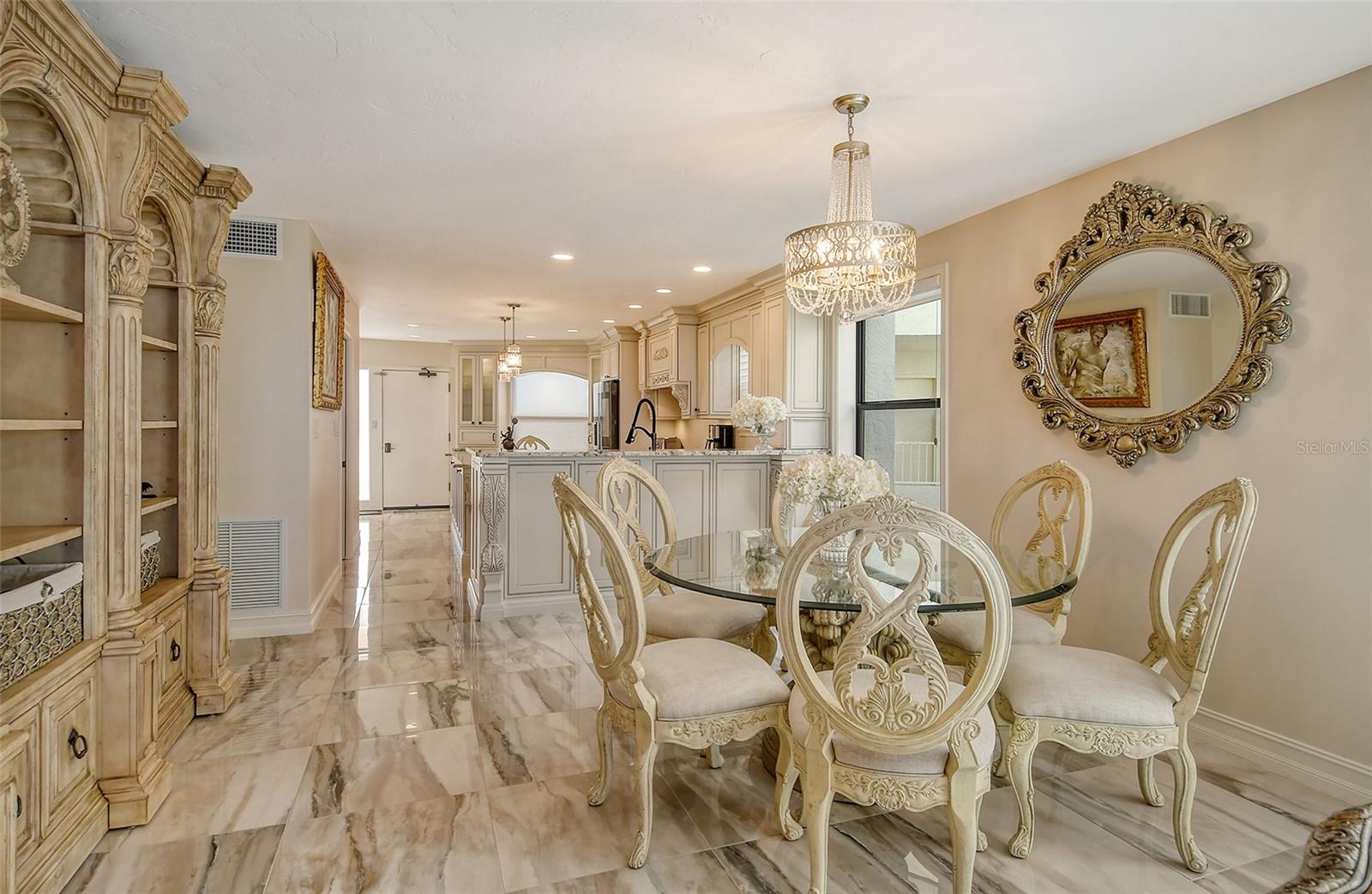 Image 13 of 81 For 5740 Midnight Pass Road 307