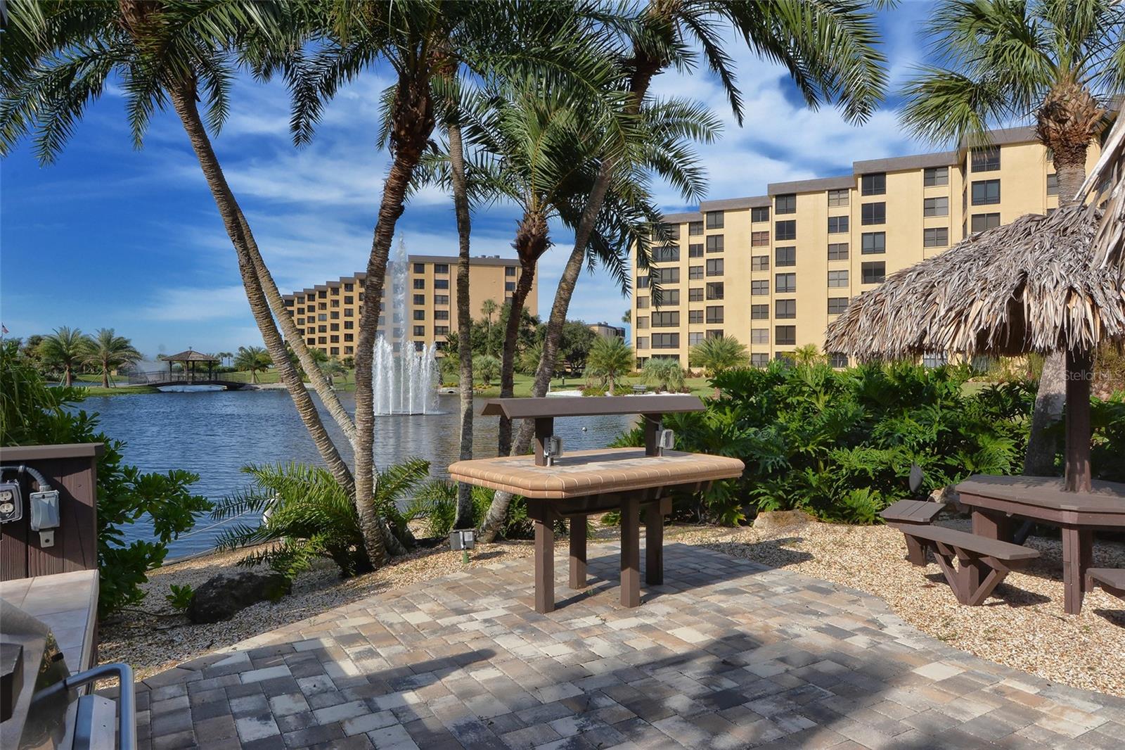 Image 45 of 81 For 5740 Midnight Pass Road 307