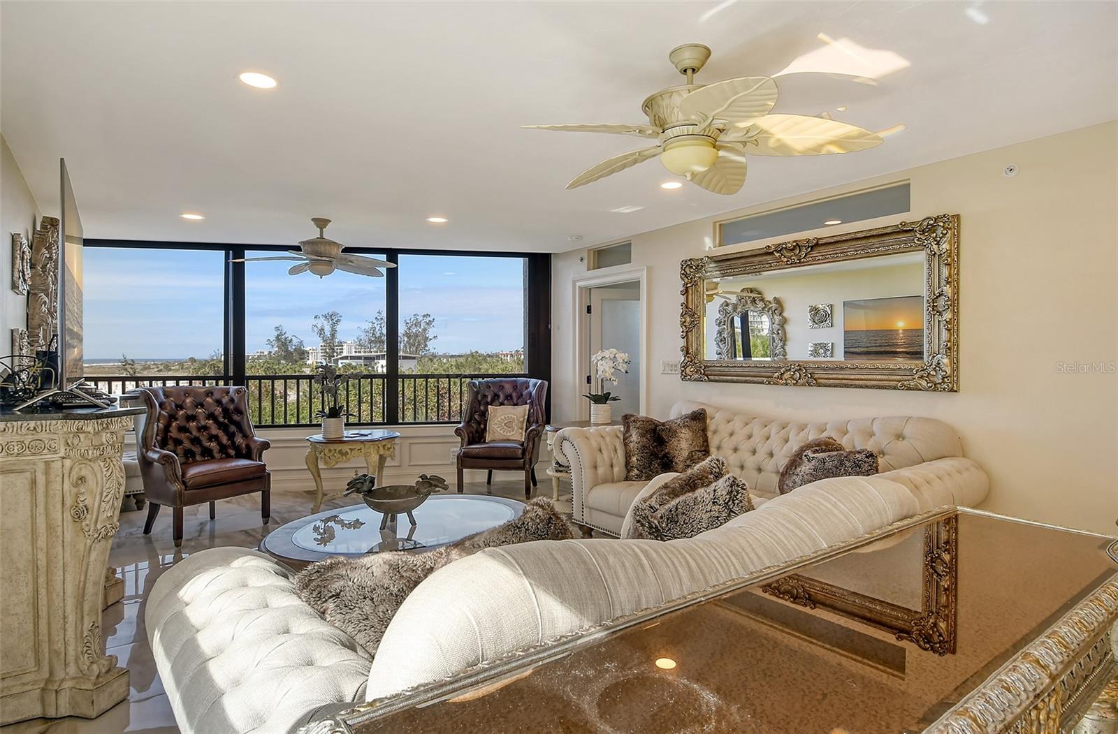 Image 9 of 81 For 5740 Midnight Pass Road 307