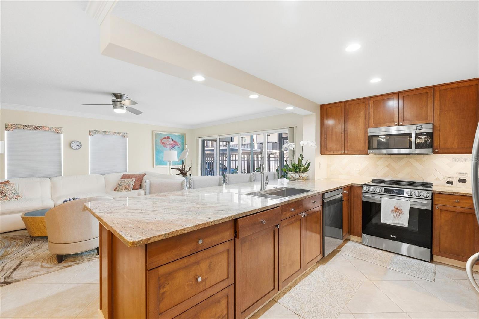 Image 4 of 36 For 800 Benjamin Franklin Drive 110