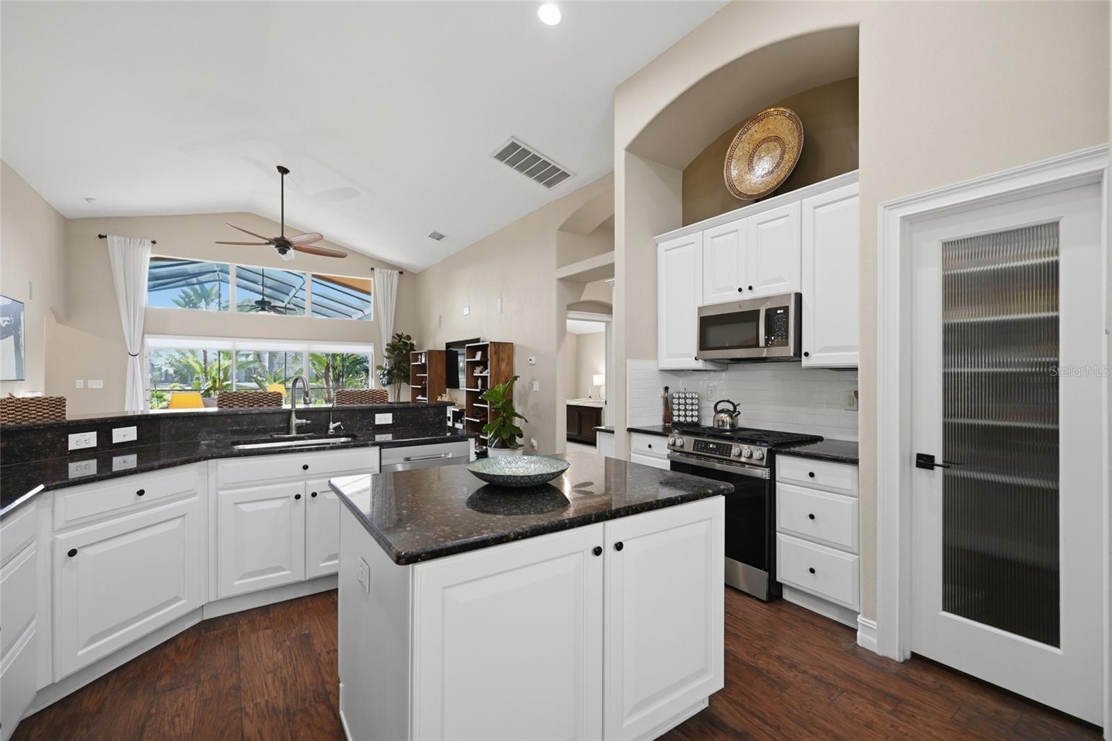 Image 13 of 63 For 12012 Longview Lake Circle