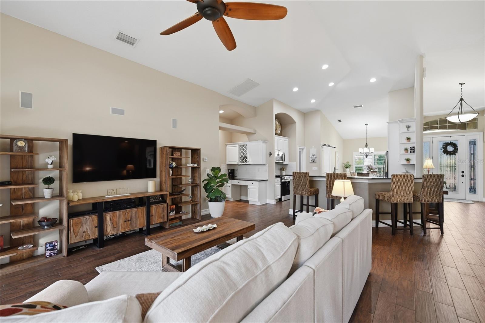 Image 25 of 63 For 12012 Longview Lake Circle