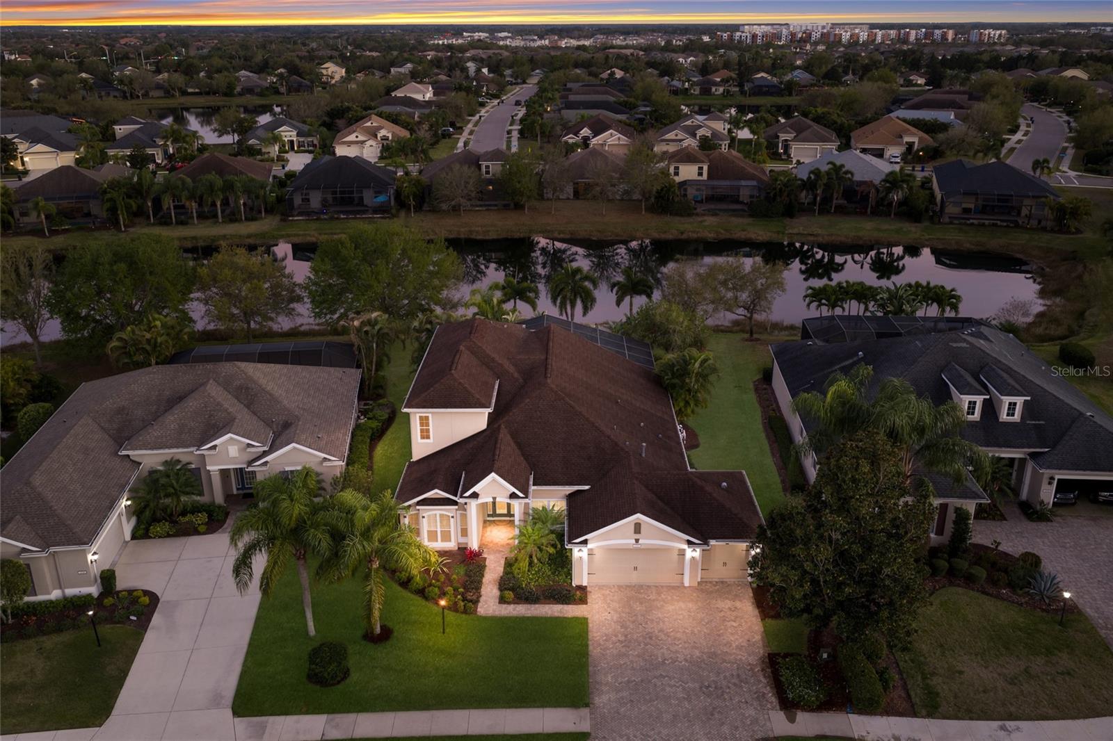 Image 4 of 63 For 12012 Longview Lake Circle