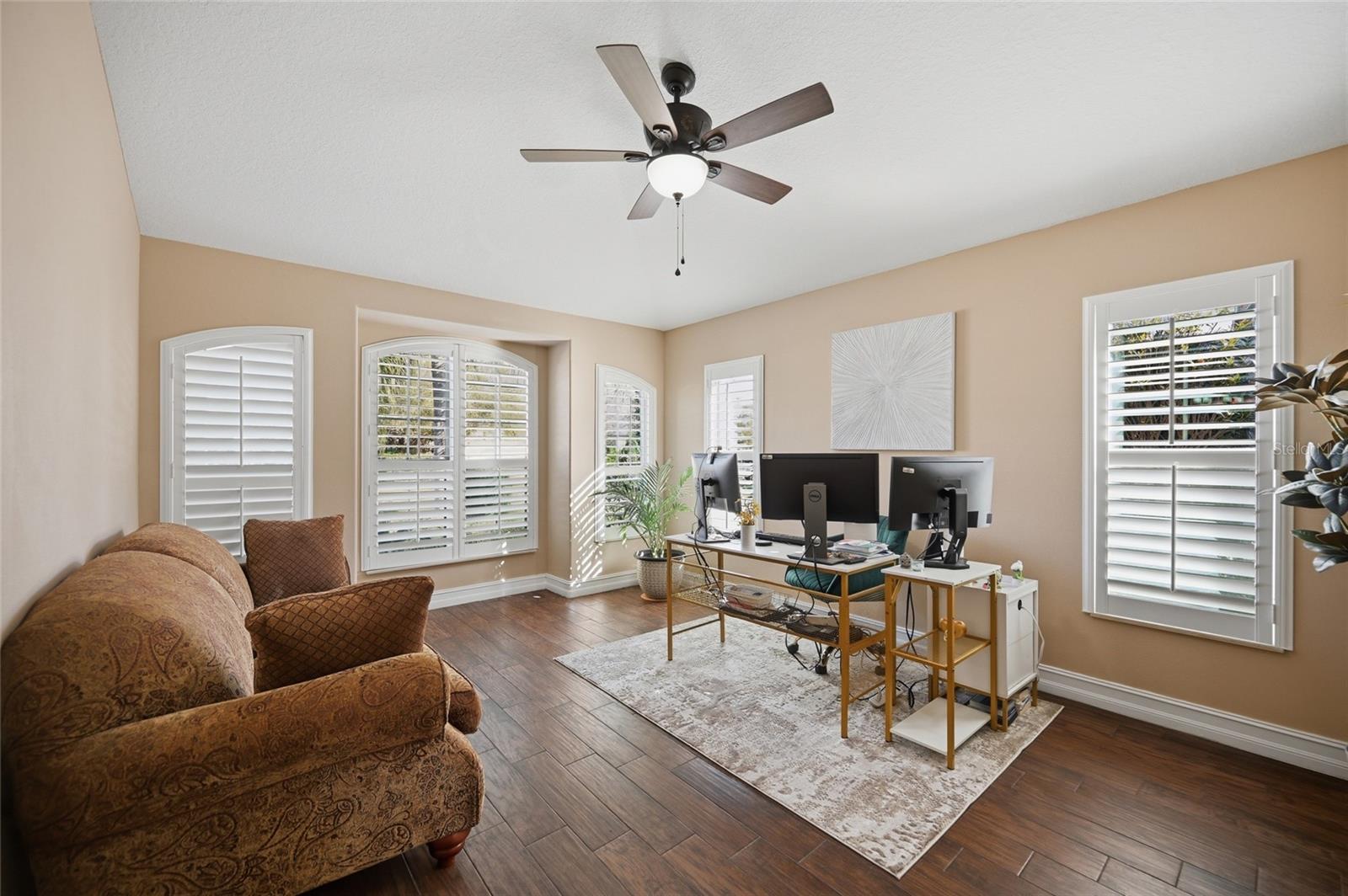 Image 9 of 63 For 12012 Longview Lake Circle