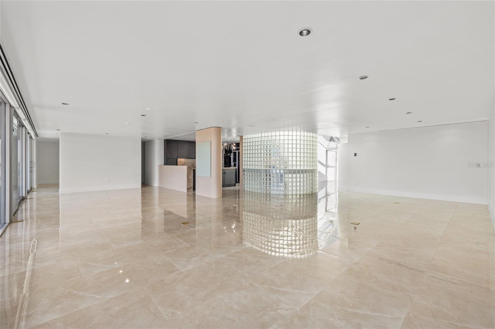 Image 11 of 53 For 320 Shore Drive