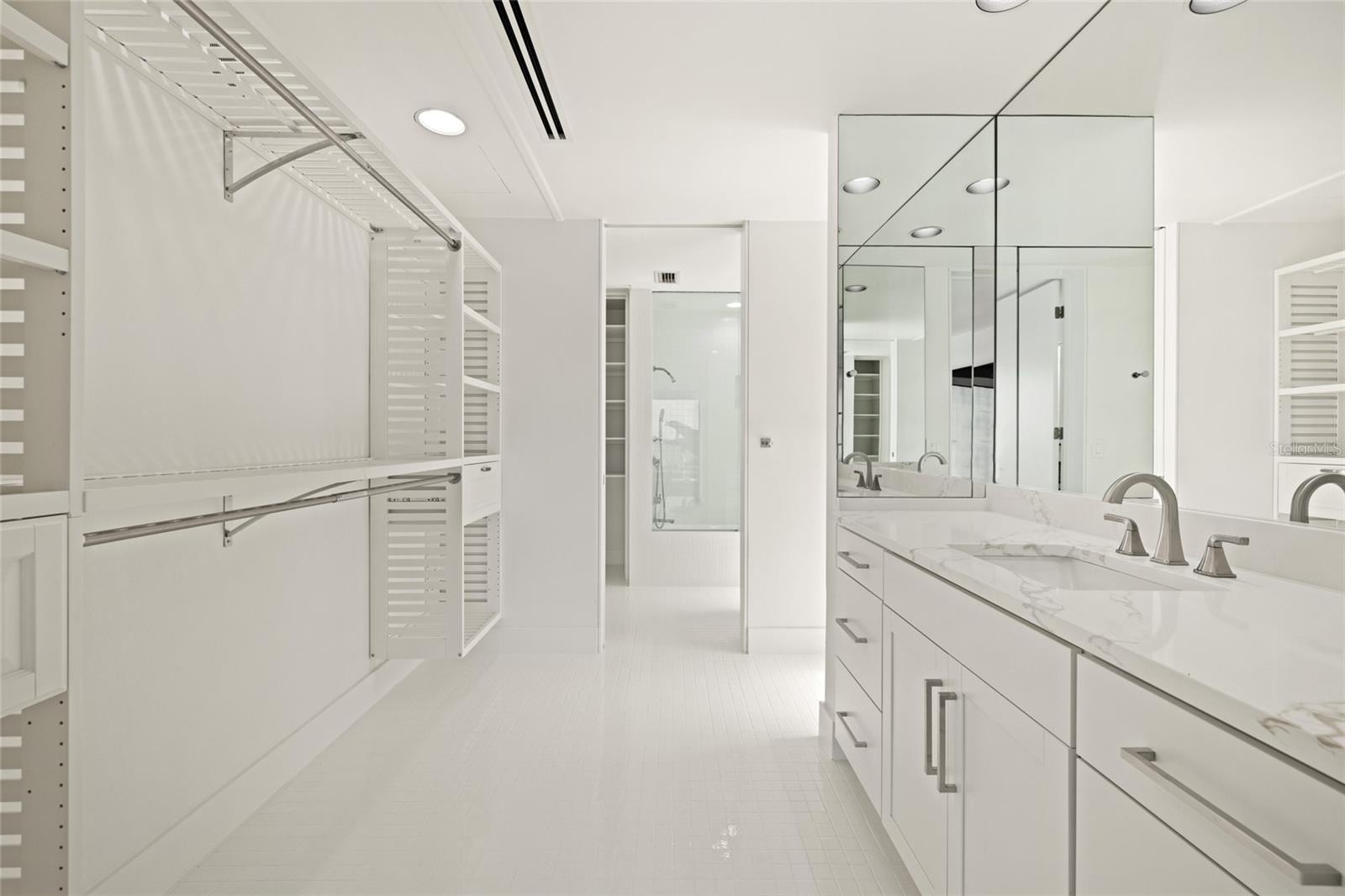 Image 23 of 53 For 320 Shore Drive