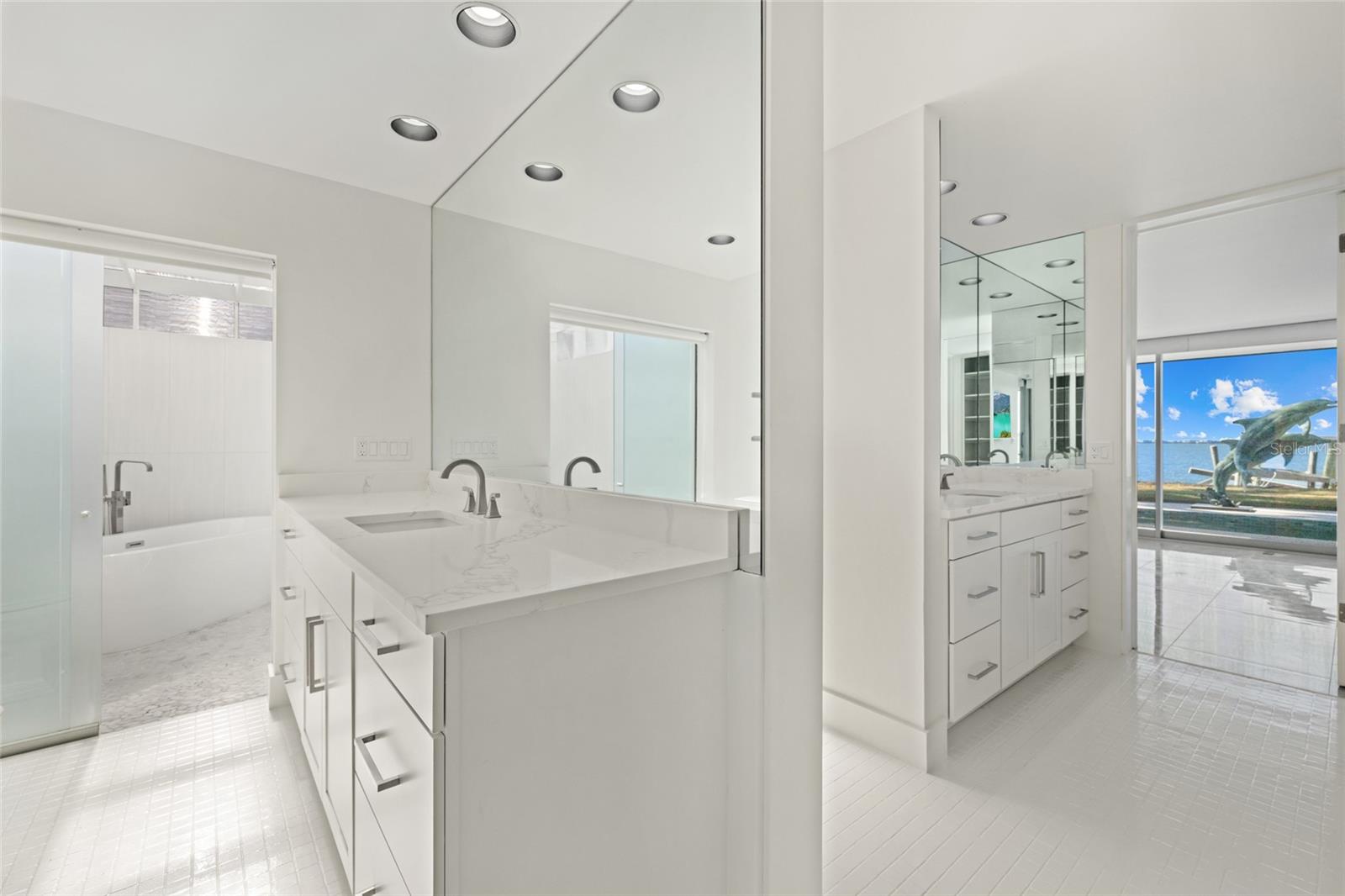 Image 25 of 53 For 320 Shore Drive